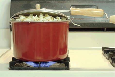 The Benefits of Using a Magic Popcorn Maker for Healthy Snacking